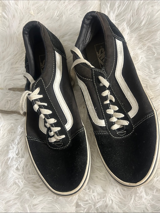 Vans Other - Vans Black Low-Top Sneakers with White Side Stripe 05-05-03